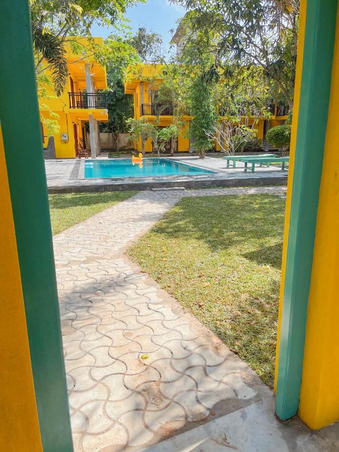 Easy Living Hotel Hikkaduwa Bagian luar foto