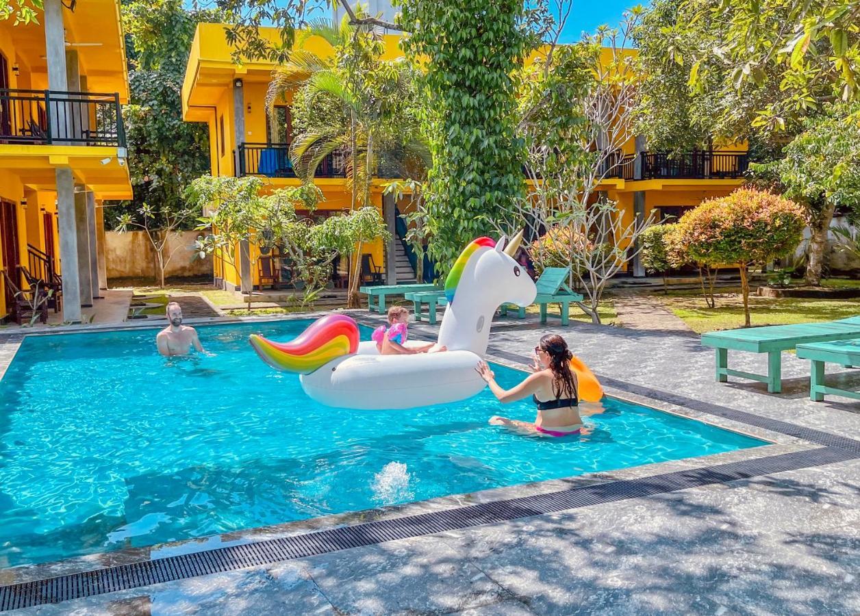 Easy Living Hotel Hikkaduwa Bagian luar foto