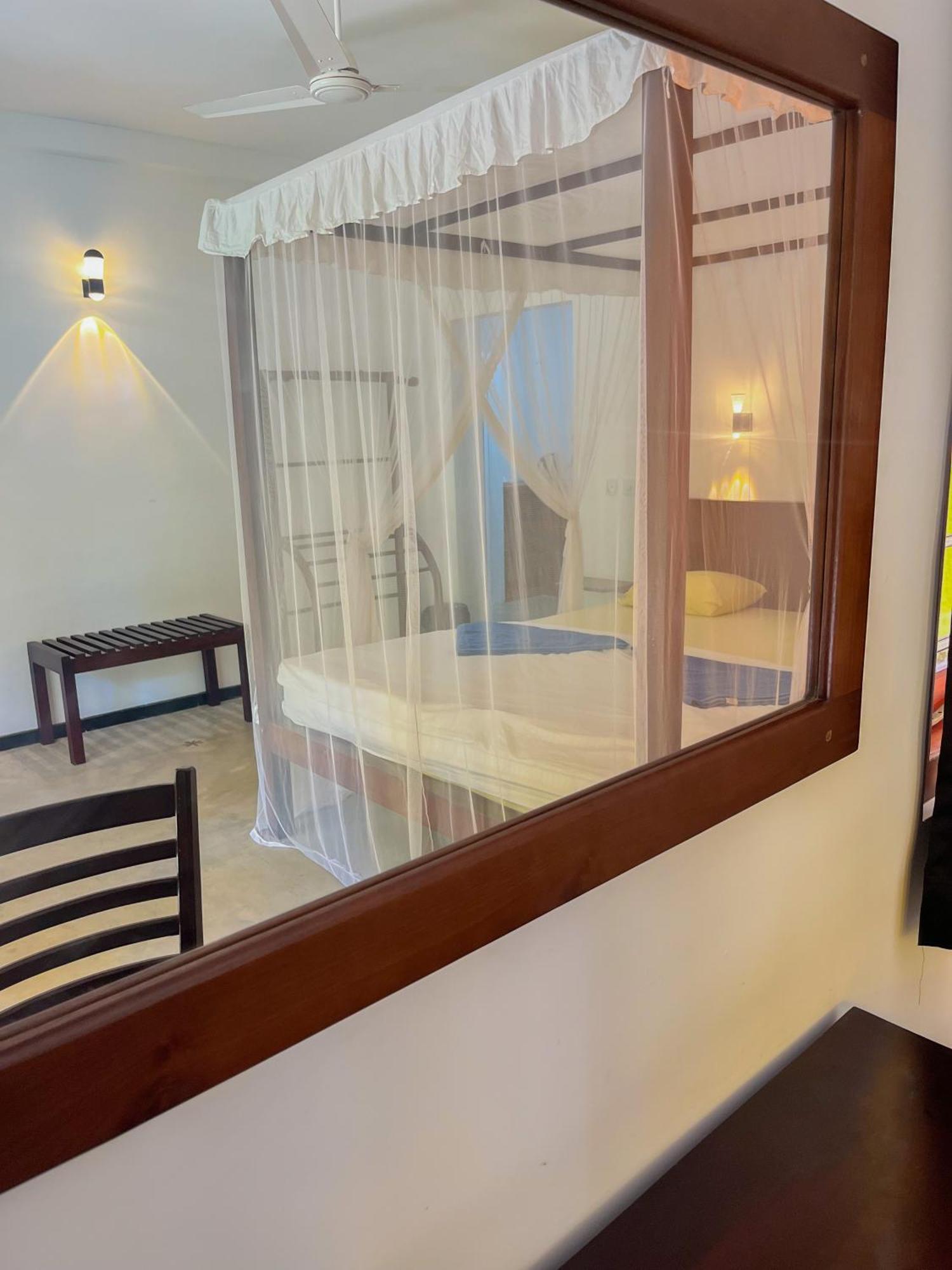 Easy Living Hotel Hikkaduwa Bagian luar foto