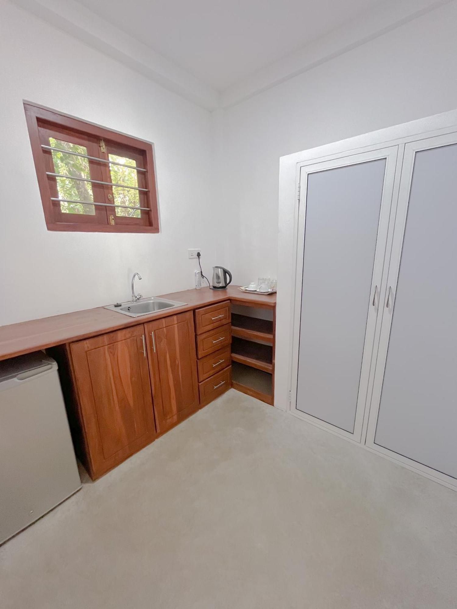 Easy Living Hotel Hikkaduwa Bagian luar foto