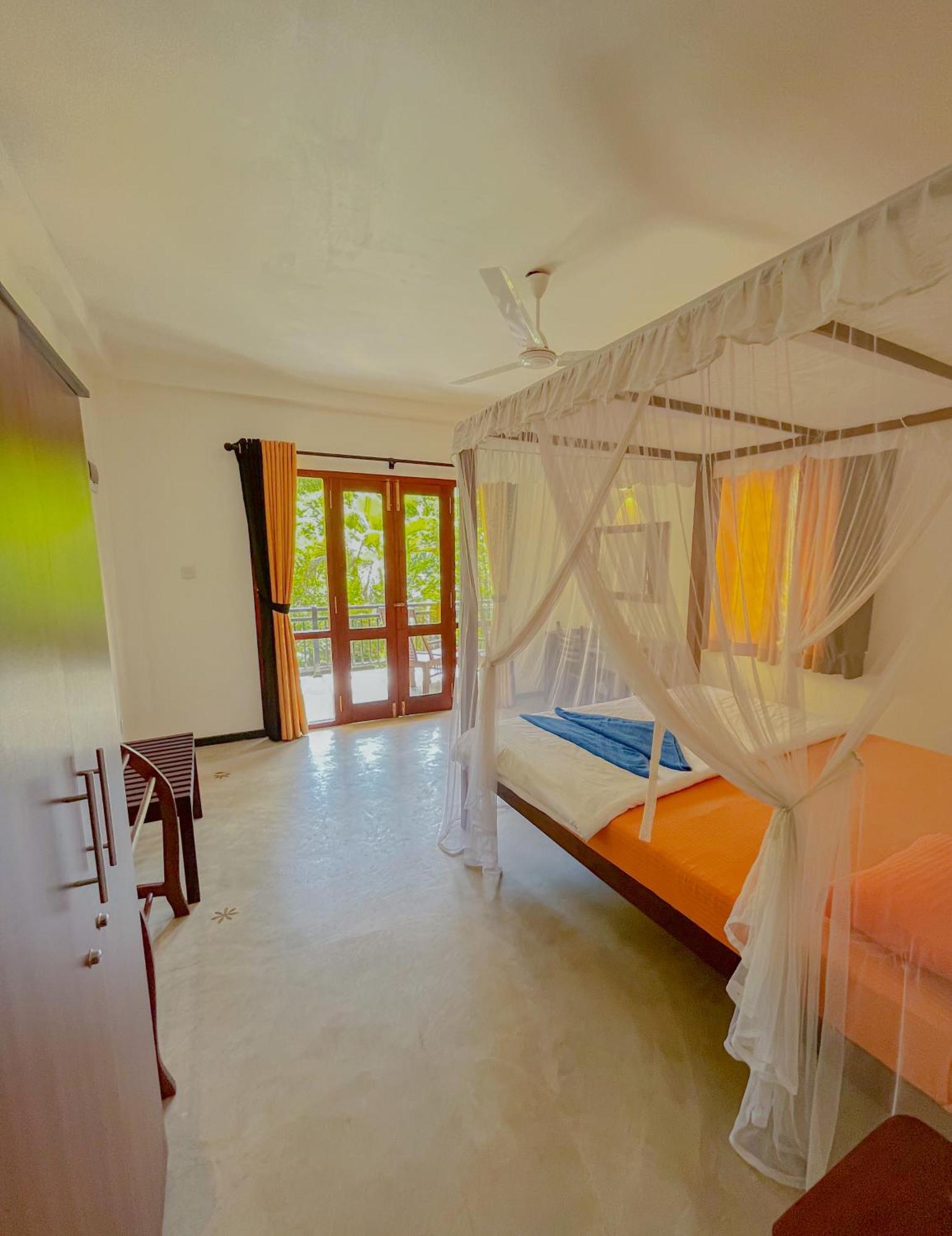 Easy Living Hotel Hikkaduwa Bagian luar foto
