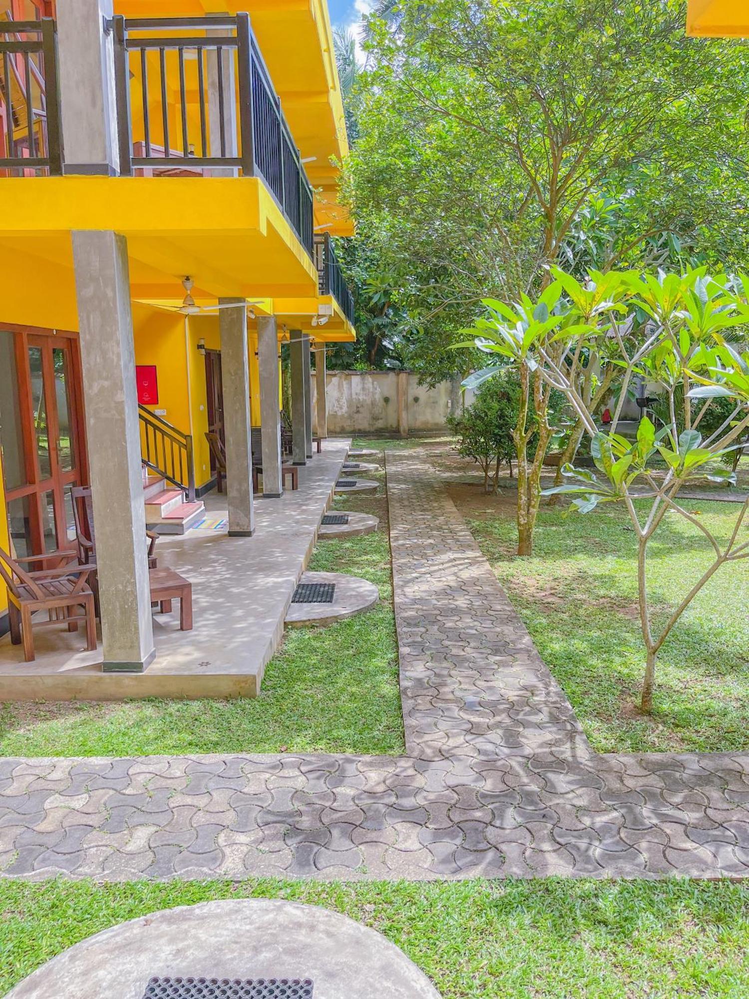 Easy Living Hotel Hikkaduwa Bagian luar foto