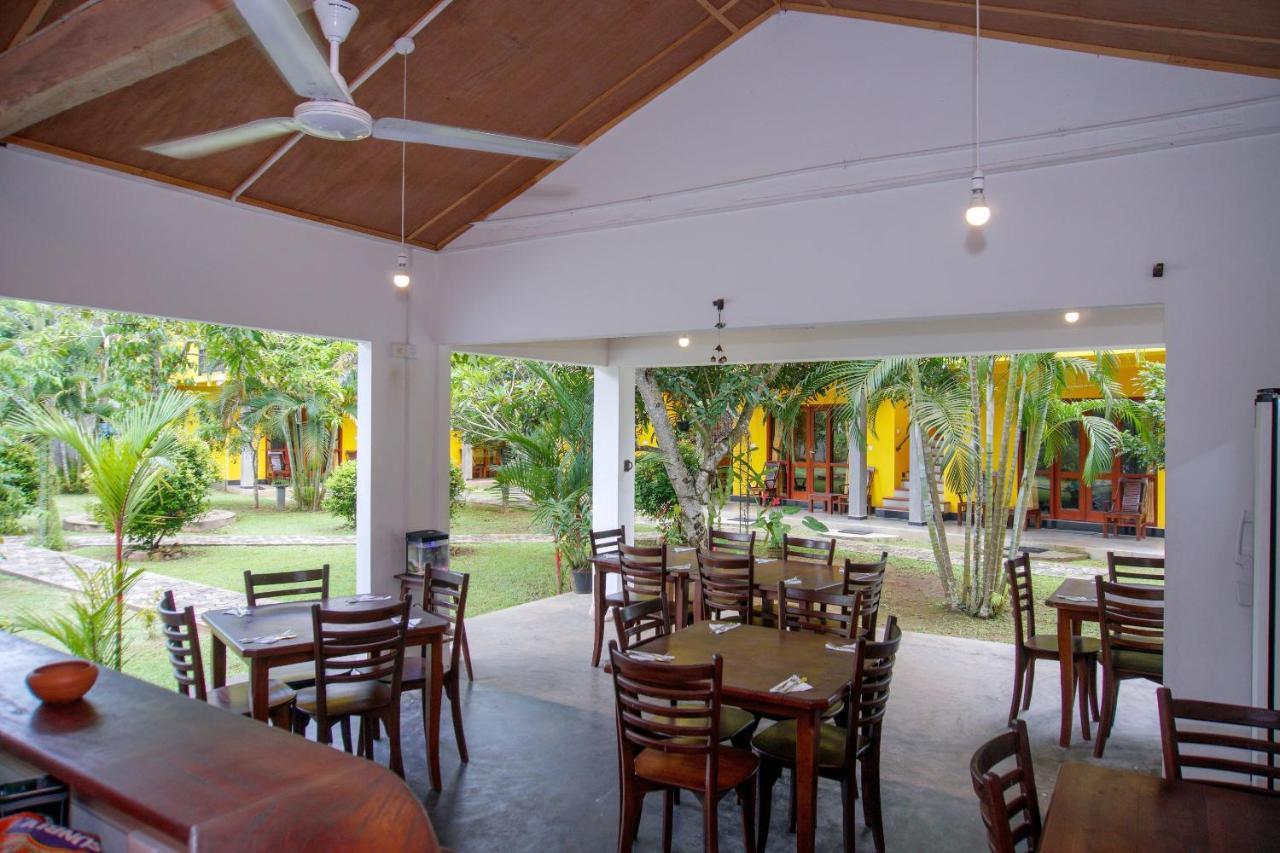 Easy Living Hotel Hikkaduwa Bagian luar foto